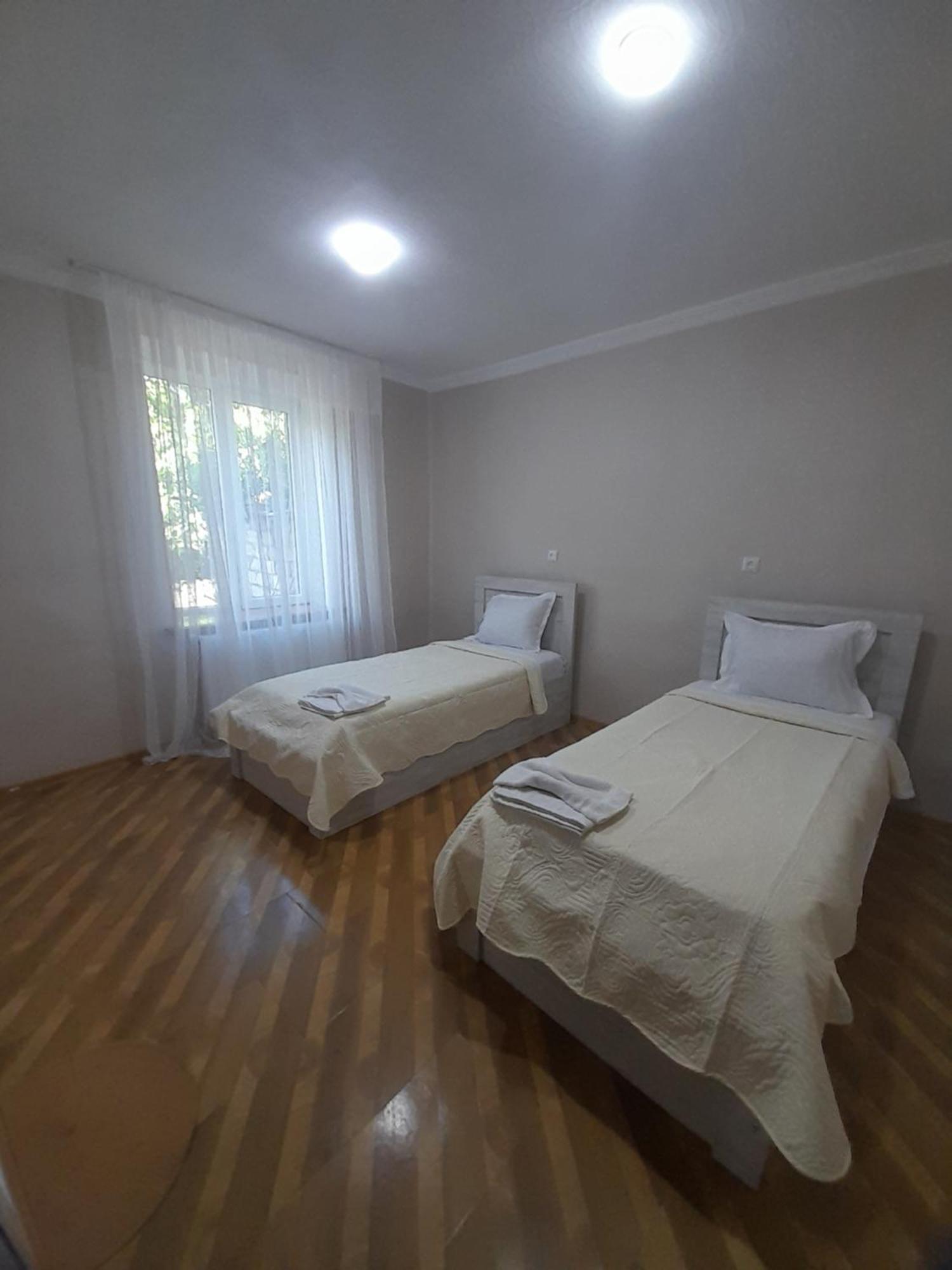 Hotel Lukarabati アハルツィヘ エクステリア 写真