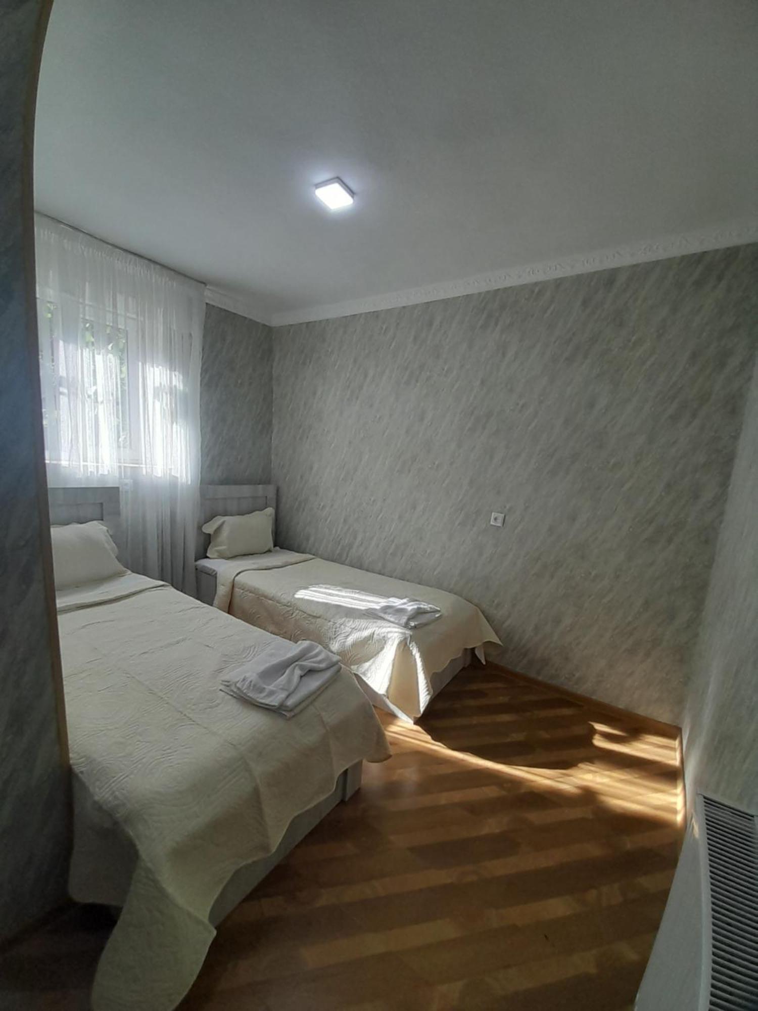 Hotel Lukarabati アハルツィヘ エクステリア 写真