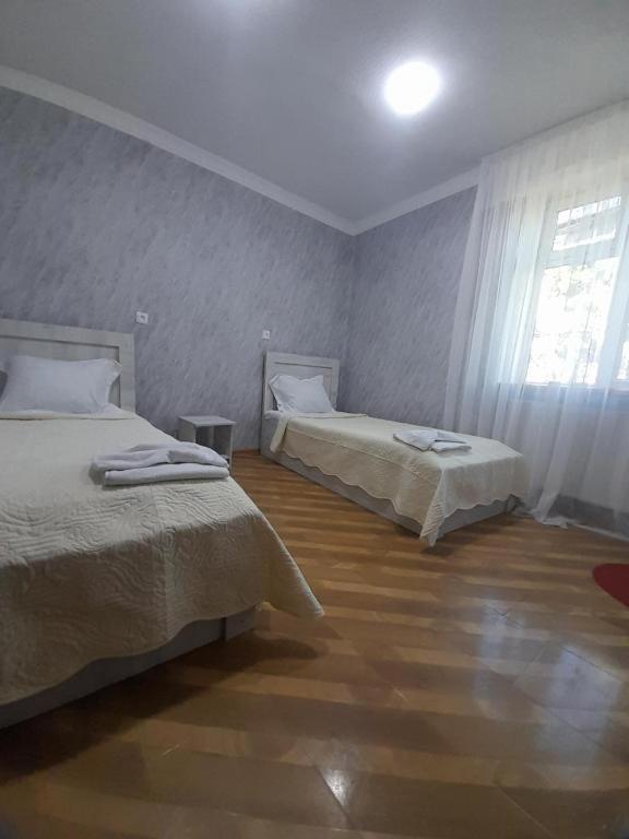 Hotel Lukarabati アハルツィヘ エクステリア 写真