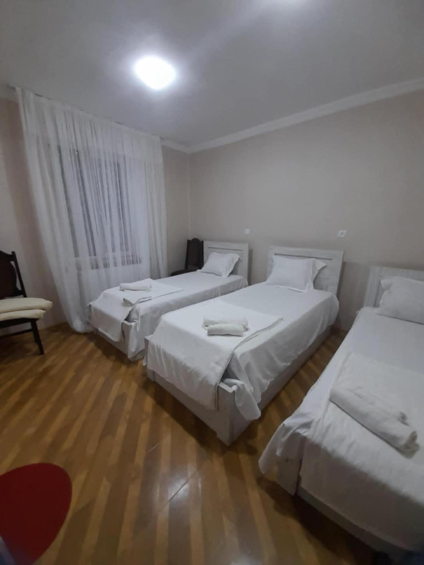 Hotel Lukarabati アハルツィヘ エクステリア 写真
