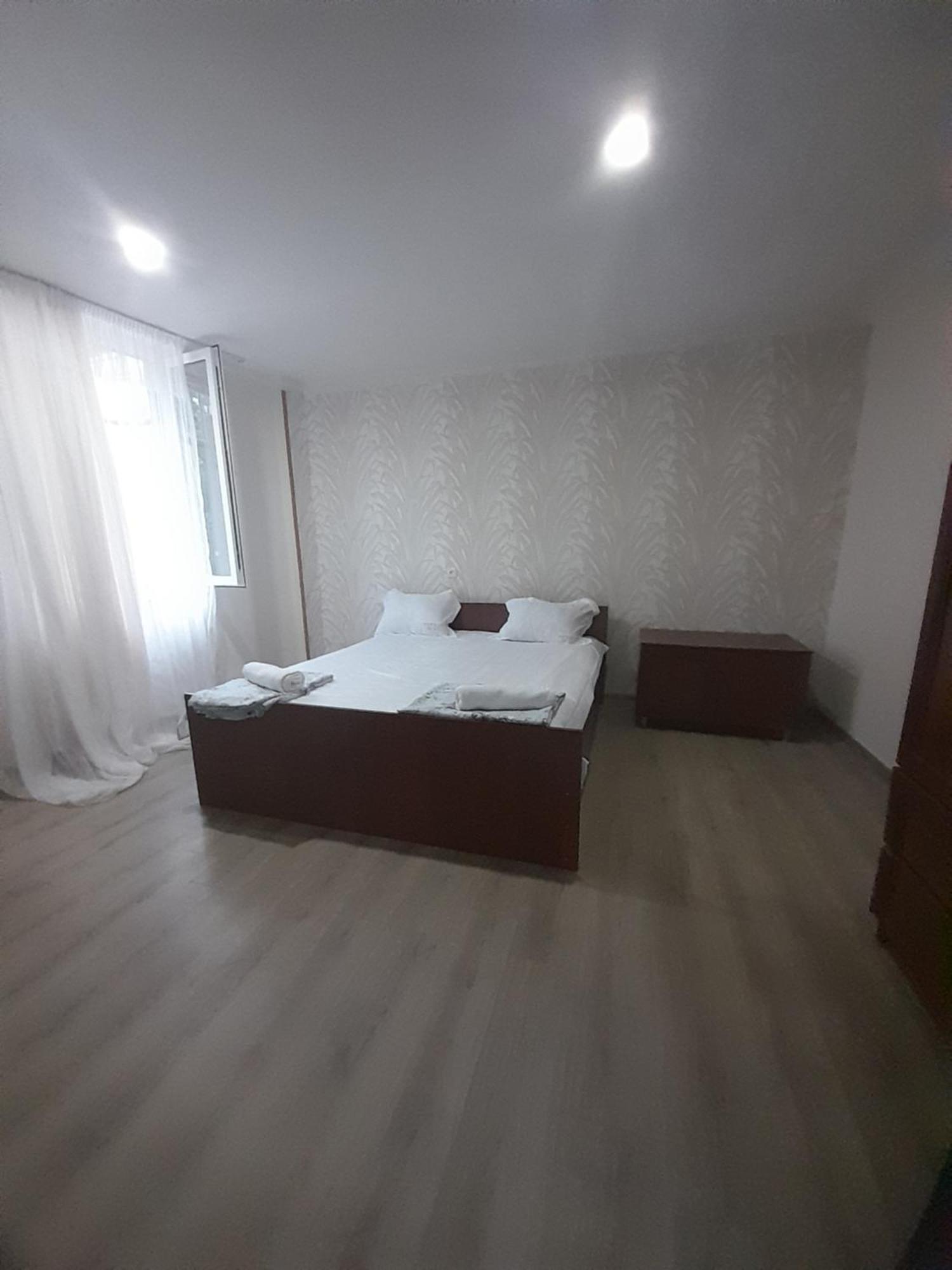 Hotel Lukarabati アハルツィヘ エクステリア 写真