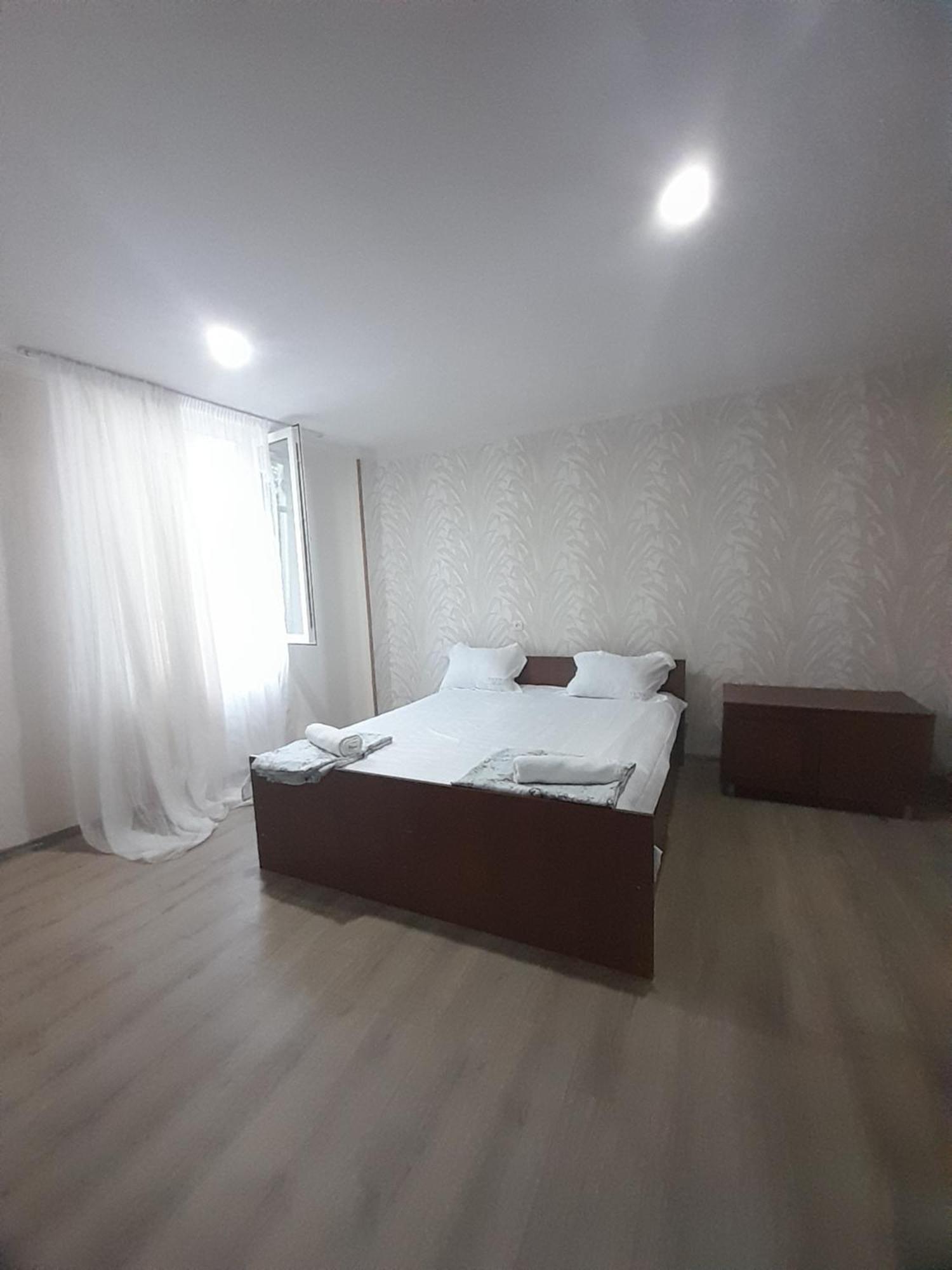 Hotel Lukarabati アハルツィヘ エクステリア 写真