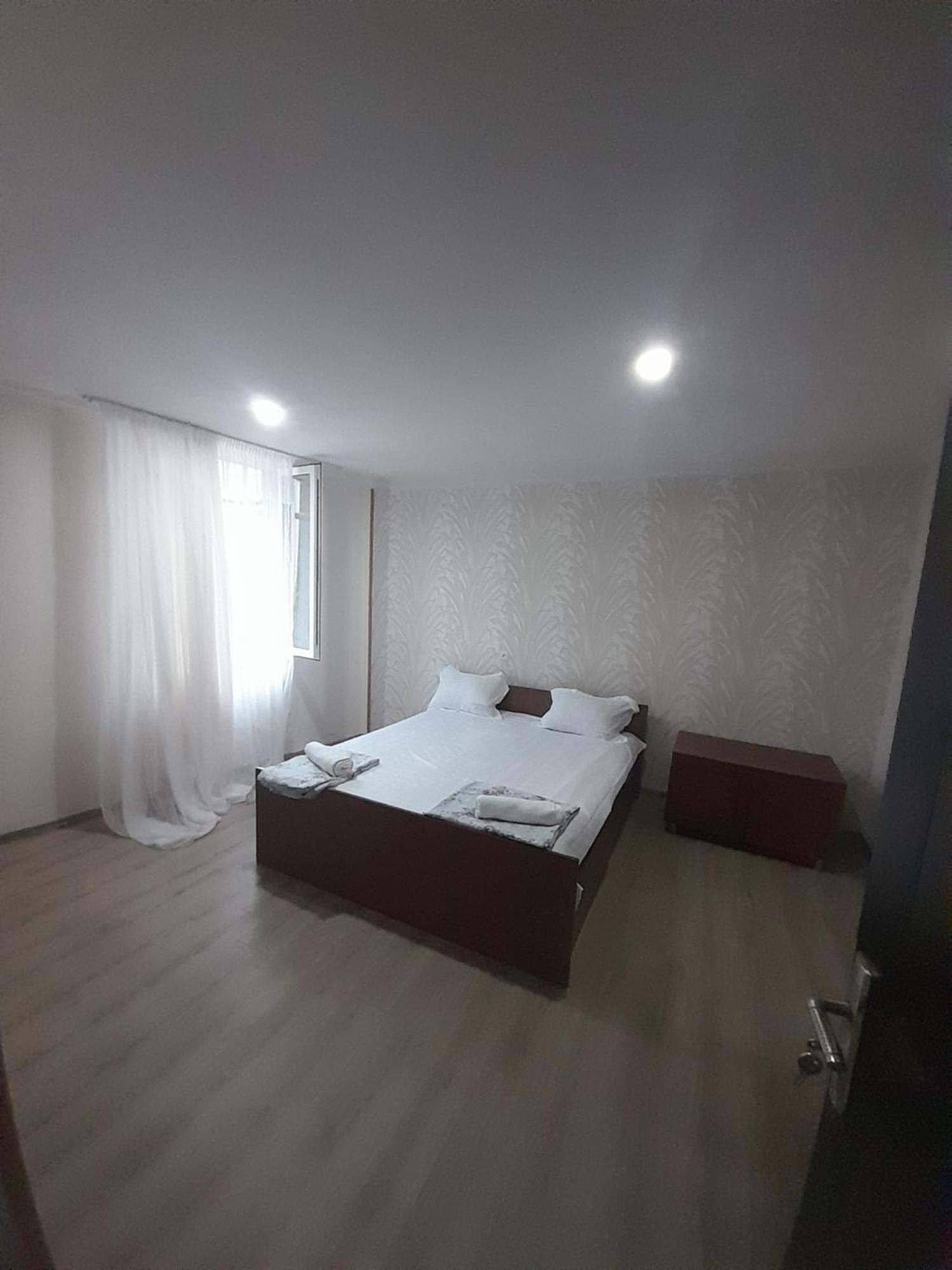 Hotel Lukarabati アハルツィヘ エクステリア 写真