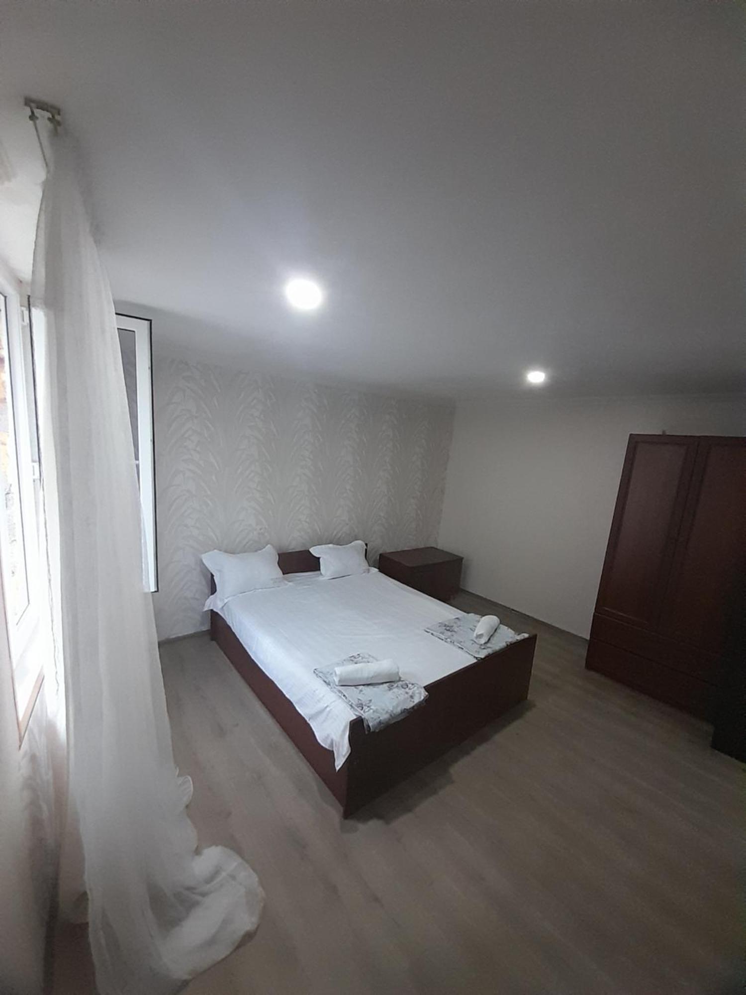 Hotel Lukarabati アハルツィヘ エクステリア 写真